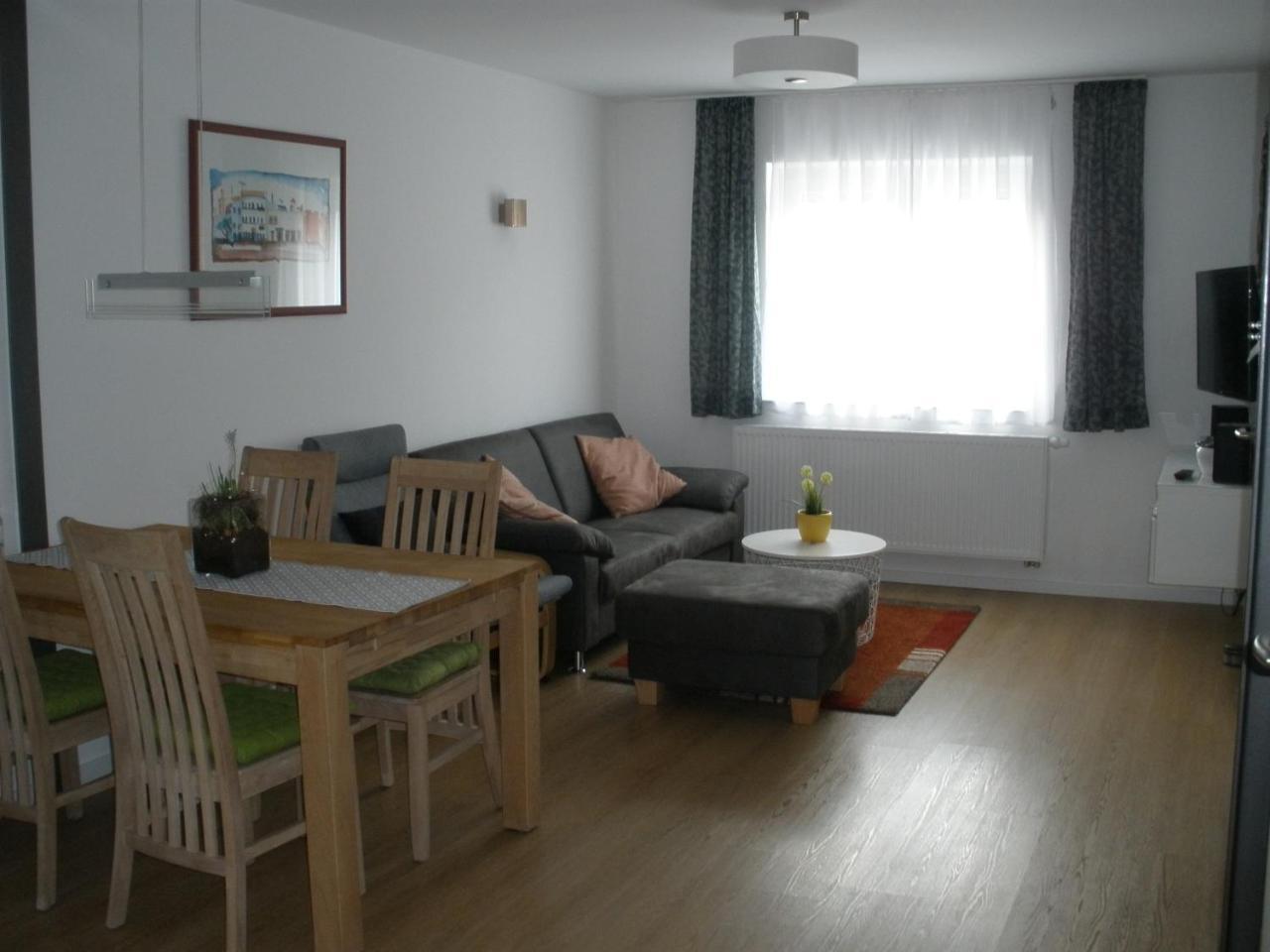 Ferienwohnungen Flora Bad Windsheim Bagian luar foto